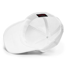 Load image into Gallery viewer, Trucker hat
